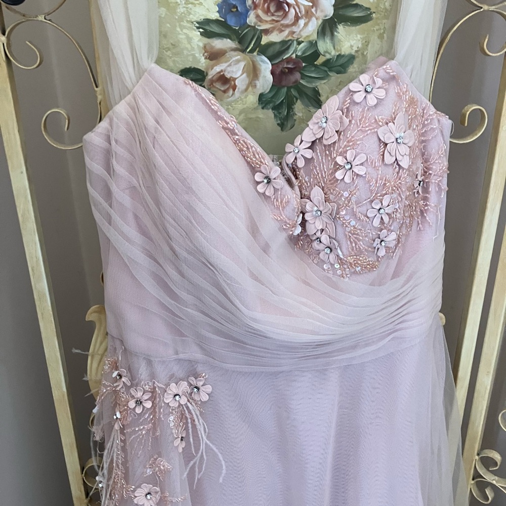 COPY - Also great for use as a maternity shoot outfit or baby shower!